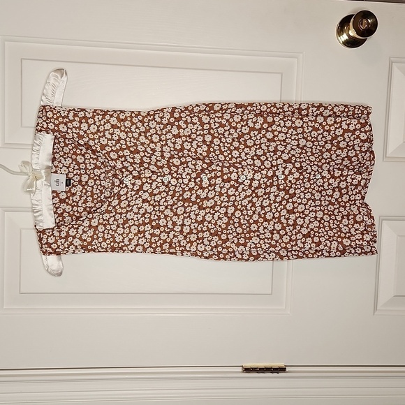 CAbi Folklore Floral Lark Top Size M NWT - Picture 8 of 14